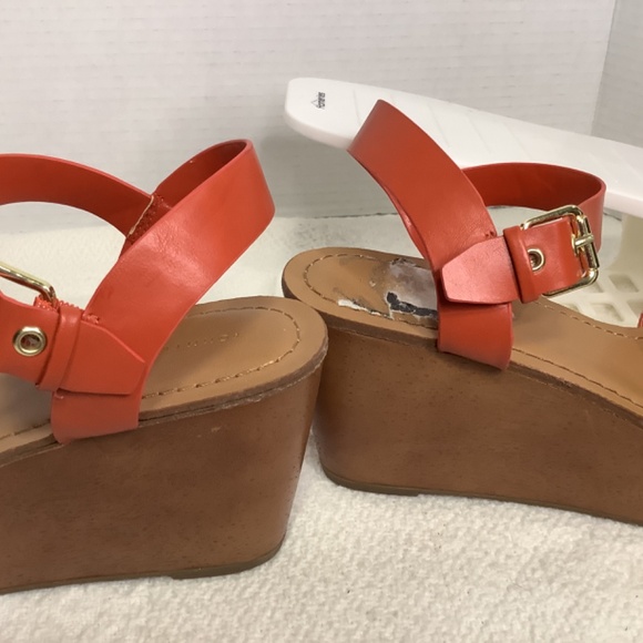 EUC Tommy Hilfiger Walslei Orange Platform Sandals - Picture 9 of 12